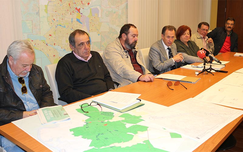 Ayuntamiento y Grupo Iro XXI promoverán unas jornadas técnicas para abordar actuaciones en el cauce del río Iro ante posibles crecidas