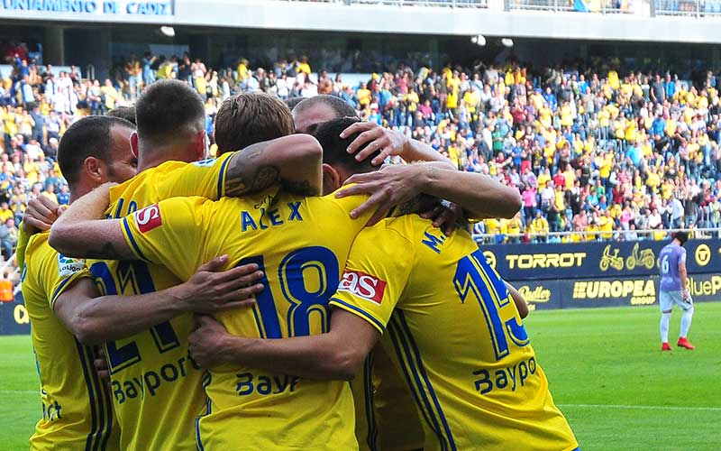 La Romareda tampoco para al Cádiz: la sexta consecutiva