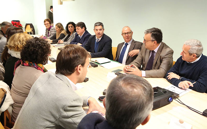 Los máximos responsables de la Junta en Cádiz se citan en Rota y contrastan con el Gobierno local proyectos previstos y pendientes