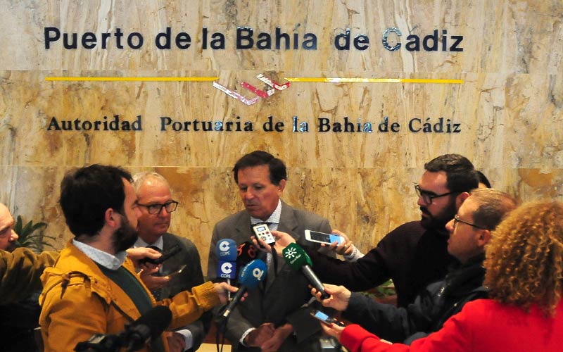 Periodistas gaditanos entregan su Premio Llave 2017 a la APBC y el Candao a la Subdelegación del Gobierno