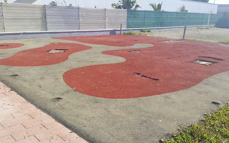 Vuelven a tildar de “lamentable” el estado de los parques infantiles de Puerto Real