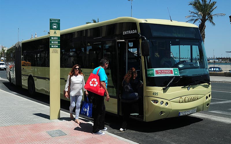 El bus interurbano y el catamarán en la Bahía, más caros en 2018