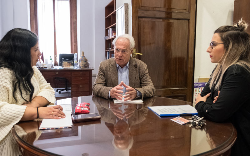 Fernández se ofrece a reunirse “con quien haga falta” en la Junta para encontrar la “viabilidad” al comedor de la Asociación de Pensionistas