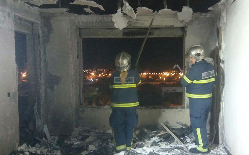 Una mujer fallece en Jerez mientras intenta refugiarse del incendio originado en el piso inferior
