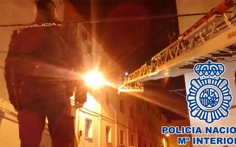 Una mujer en El Puerto “abandona” en casa a sus hijos pequeños “durante más de tres horas” y acaba detenida