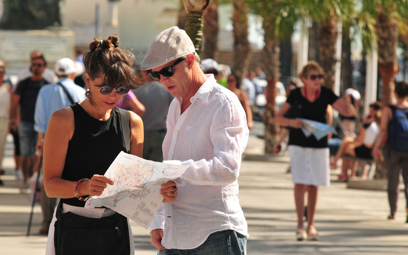 Los hoteles gaditanos recibieron en 2017 a 2,6 millones de turistas, 117.000 más que el año anterior: “estamos en el buen camino”