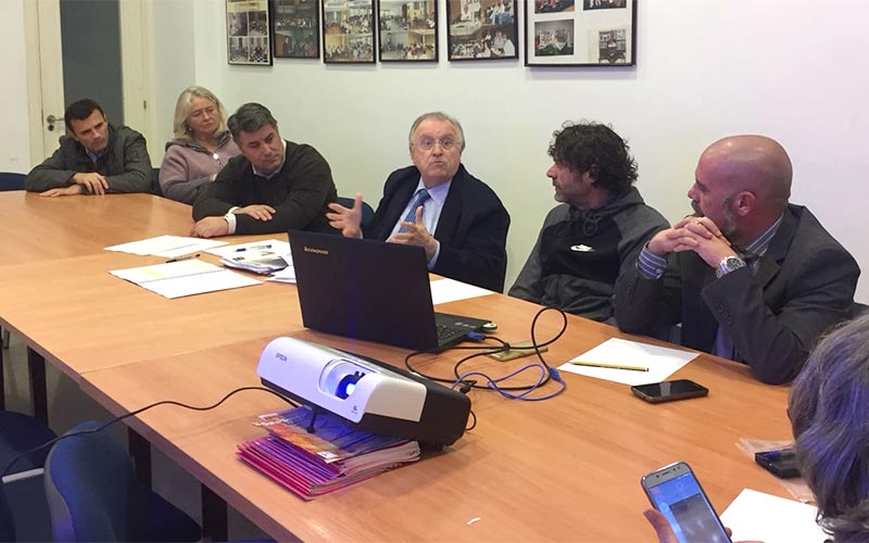 Concejales del PP trasladan su versión sobre el bono social gaditano a 5 de Abril y “el 15M”, subrayando “las mentiras de Podemos”