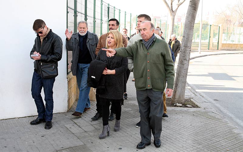 El Ayuntamiento estudiará la ubicación de una pasarela de conexión en La Canaleja