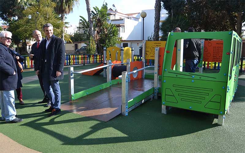 El parque infantil de la Plaza de Hispanoamérica es tras su remodelación más inclusivo y accesible