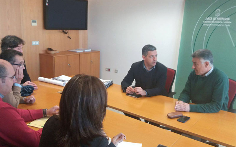 Rota solicita la colaboración de la Junta para contar con una nueva estación de autobuses “más moderna y funcional”