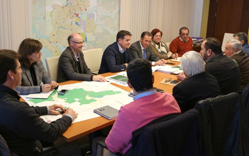 Ayuntamiento, Junta y Grupo Iro XXI estudian las medidas a ejecutar para reducir el riesgo de inundabilidad del río Iro