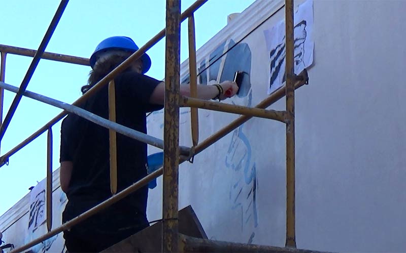 Alumnos del IES Pintor Juan Lara diseñan y pintan el camión de la Caravana Solidaria 2018 promovida por Amal Esperanza