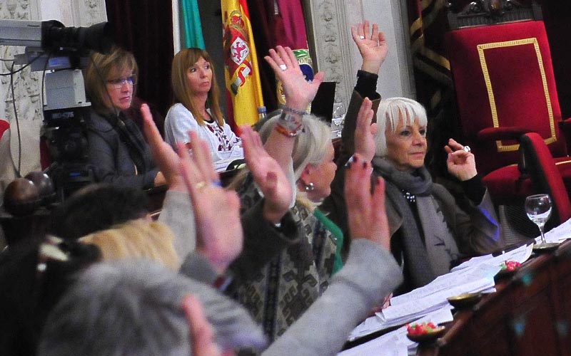El alcalde lamenta que a Martínez “no le agrade” que el Ayuntamiento “ha abandonado el sectarismo y llega a entendimientos con la Junta”