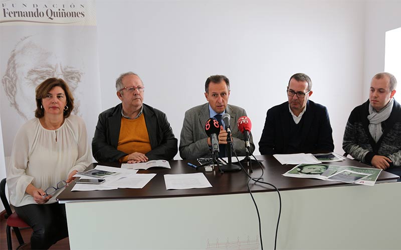El 20 aniversario de la muerte de Fernando Quiñones merecía una programación “para reivindicar la importancia de su labor literaria”