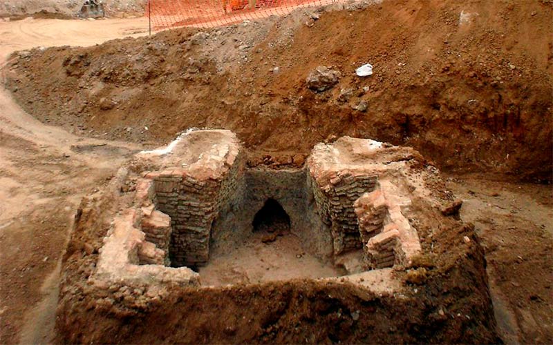Elevan a Cultura la “desaparición” de los restos de un horno del siglo XVIII hallado en Rota durante los obras del parking de La Merced
