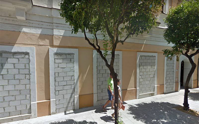 Levantemos y la PAH exigen “soluciones” para las personas que ocupaban la finca de la calle Larga que sufrió un incendio días atrás