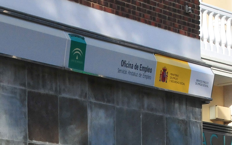 La Semana Santa y el sector servicios ‘maquillan’ en marzo las cifras del paro en la provincia de Cádiz, con 2.098 desempleados menos