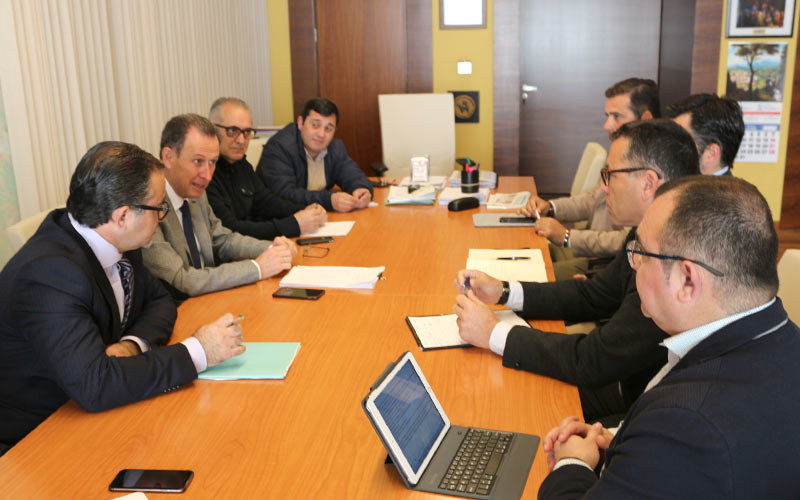 Empresarios y Ayuntamiento chiclanero piden una reunión urgente con Subdelegación para abordar la “necesaria” regeneración de las playas