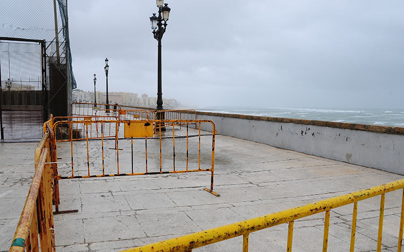 Cádiz ‘sufre’ otro temporal de viento y lluvia