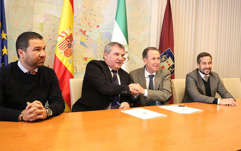 Colaboración entre el Cádiz CF y el Ayuntamiento de Chiclana