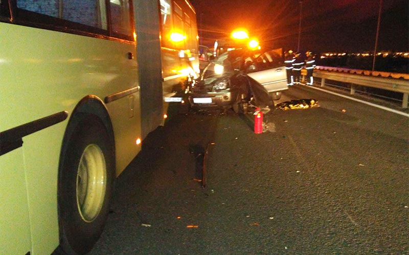 Fallece una mujer en un accidente de tráfico a la altura de Torregorda entre un todoterreno y un autobús interurbano