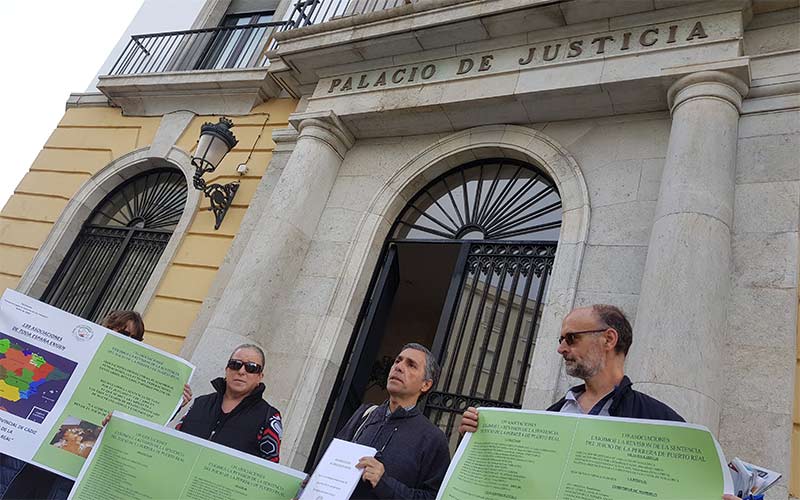 Asociaciones y colectivos de toda España claman por la revisión del caso de la perrera de Puerto Real