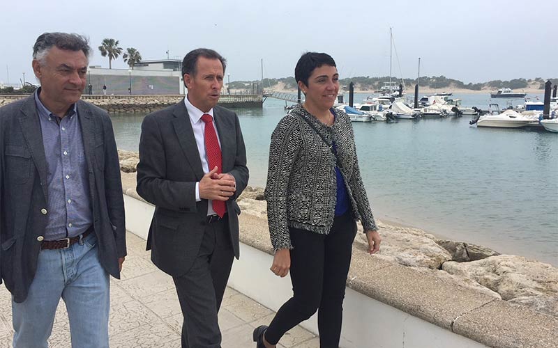 El alcalde traslada a Puertos de Andalucía su Plan Especial de Sancti Petri, y se queja de que Costas sigue demorando su respectivo informe