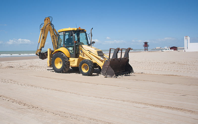 Subdelegación prevé que las playas “estarán en óptimas condiciones en la primera quincena de julio”, e insiste en responsabilizar a la Junta