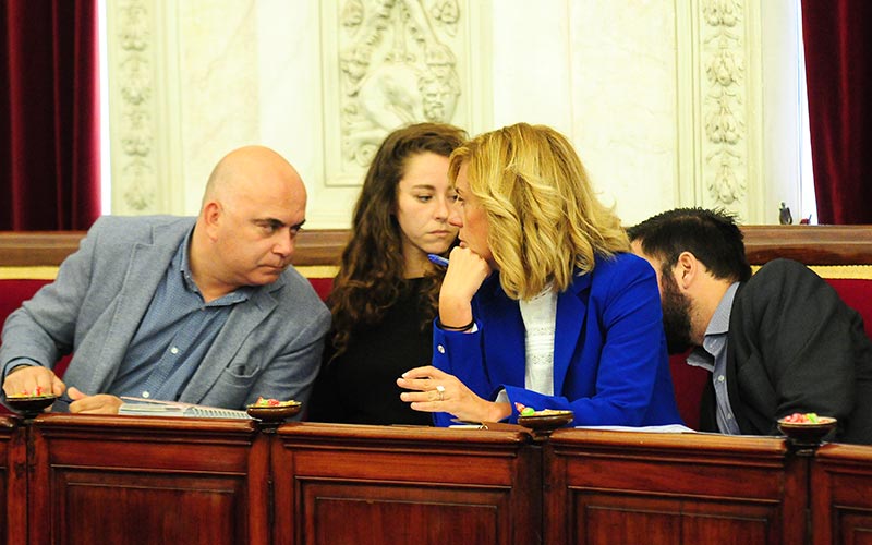 Las cuentas del “cambio definitivo” en Cádiz, “infumables” para el PP