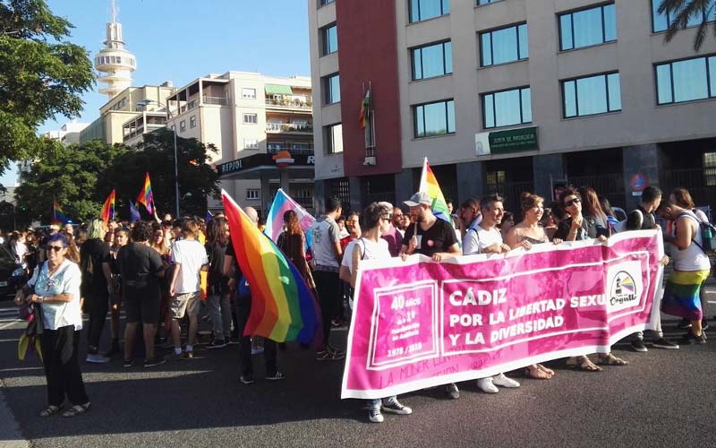 Instan al bipartito a darle un “impulso” al plan municipal contra la homofobia y la transfobia, aprobado en Cádiz a finales de 2015