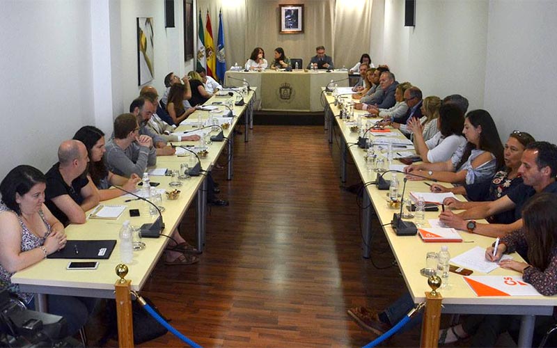 Cs permite a PSOE y PA ‘salvar’ sus presupuestos sin consensuar