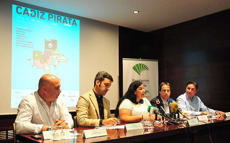 El comercio del centro se promociona este verano con ‘Cádiz Pirata’