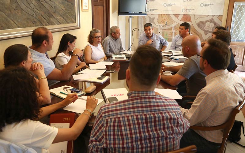 Los partidos roteños lucharán por que las “justas compensaciones” para la Villa por servidumbre militar queden reflejadas en una ley