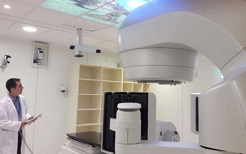 El servicio de Radioterapia del Hospital de Jerez comienza a atender a pacientes también por la tarde