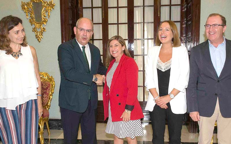 La Diputación de Cádiz ‘inyecta’ 1,2 millones a la CEC para seguir generando “complicidad con las empresas” e inserción laboral