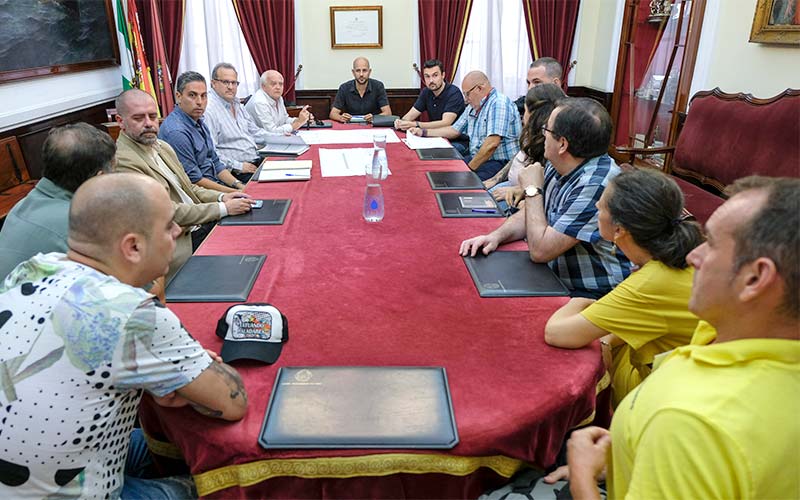Las obras de la calle Veedor se aplazan un mes para interferir lo menos posible en el verano tras acuerdo con hosteleros y vecinos