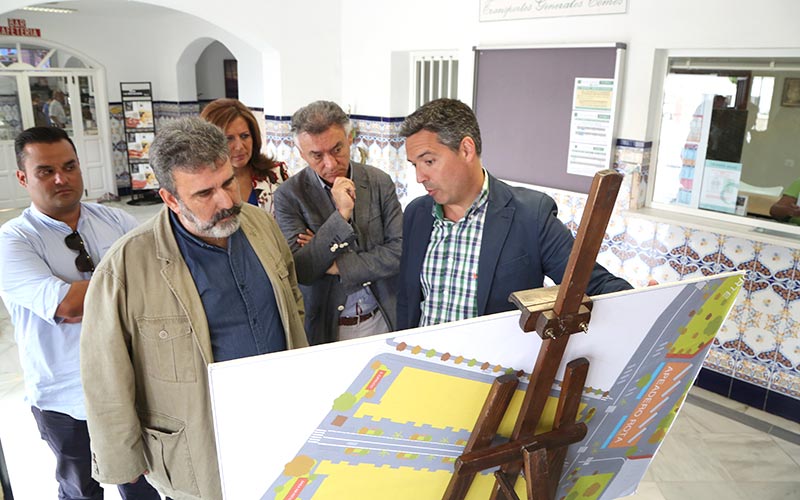 La Junta estudia costear un nuevo apeadero de autobuses en Rota más moderno y cómodo en una parcela anexa al actual