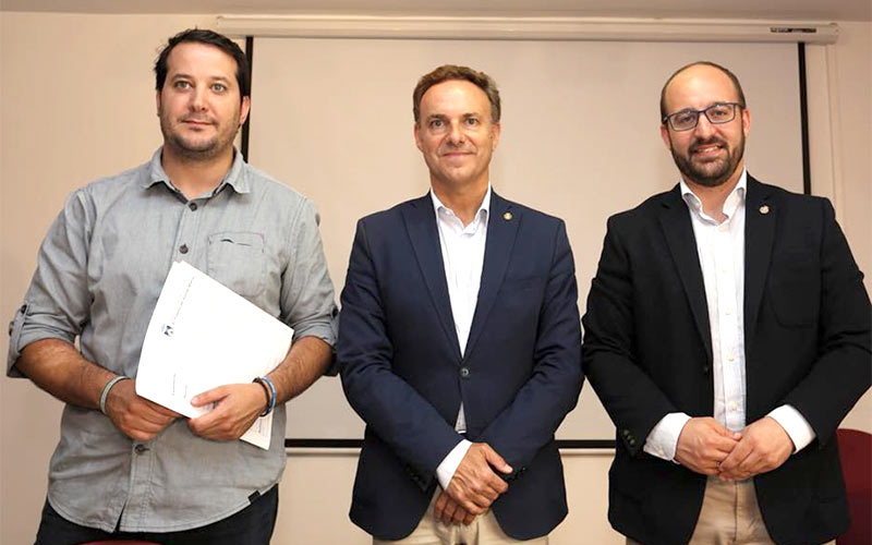PSOE e IU ‘pasan’ de Levantemos y pactan con el PP para asegurarse la aprobación del presupuesto de 2018 que llevan ‘moviendo’ meses