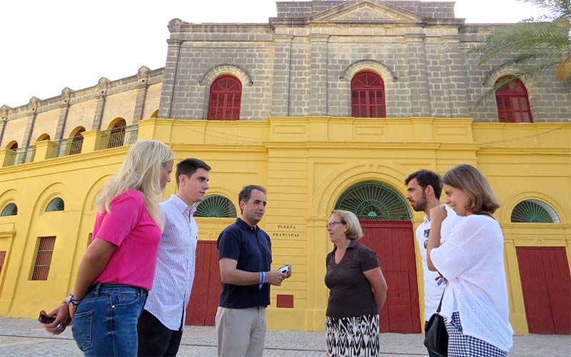 El PP promete una plaza de toros de Jerez, hoy “infrautilizada”, con más oferta taurina y de eventos, e incluso dotada de cubierta y parking