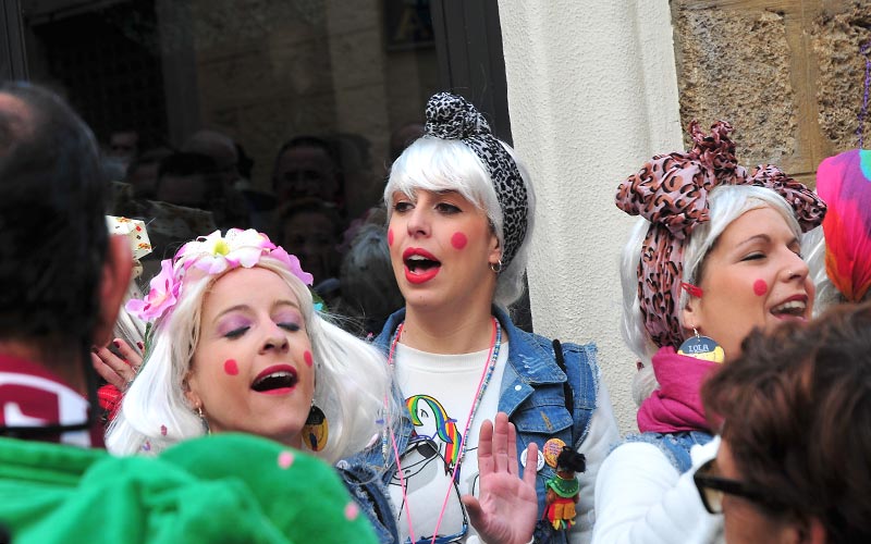 La gracia, frescura y anarquía del carnaval callejero, también en julio