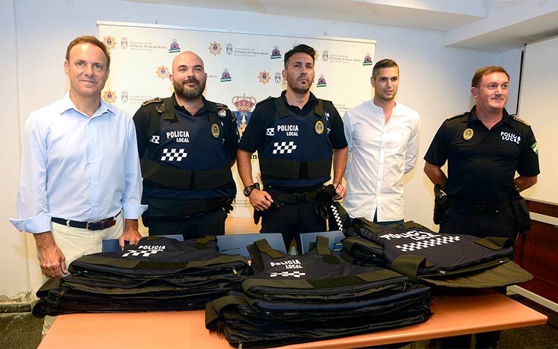 La Policía Local portuense ‘logra’ sus chalecos antibalas