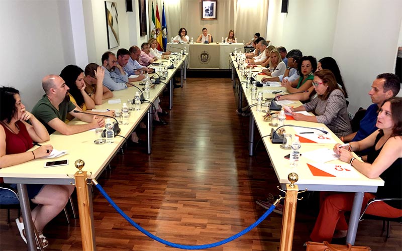 El pleno acepta que La Isla aspire a ayudas de la Junta para construir un planetario en el Barrero y una gran zona verde en La Casería