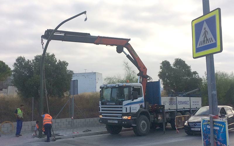 Otro semáforo en la carretera de Medina, mirando por los peatones