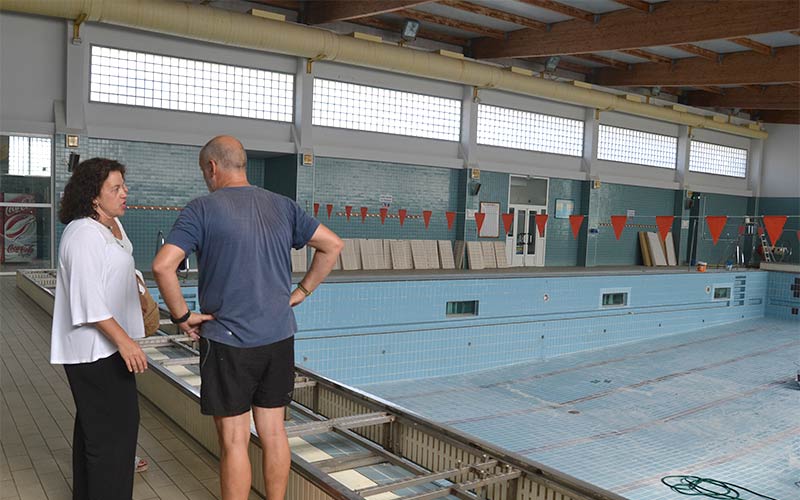 La piscina de La Magdalena reabre a mediados de septiembre “en perfecto estado de revista” tras la sustitución de la cubierta
