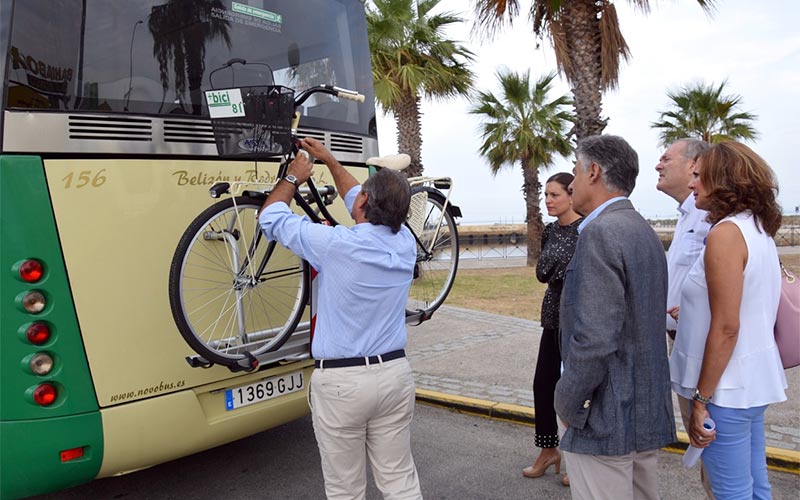 Los autobuses que unen La Isla y Chiclana permitirán ‘subir’ con bici