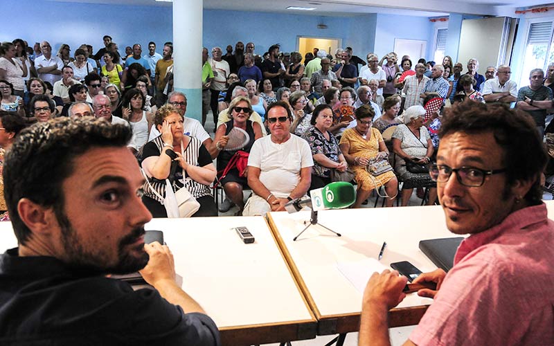 El bipartito se defiende ante las “amenazas” de los chiringuitos: “la playa de Cádiz no es el coto privado de quienes tienen una concesión”