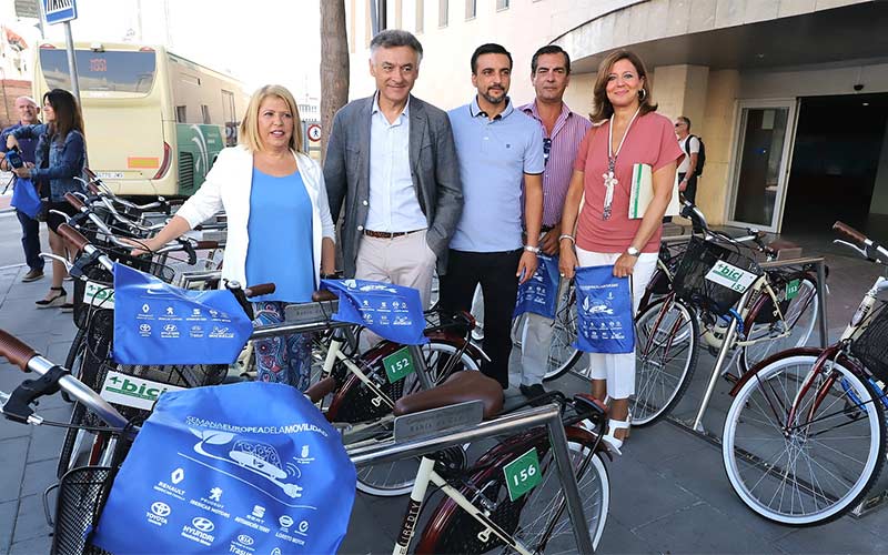 Habilitado un punto de préstamo de bicicletas, gratis para usuarios del transporte público, en la estación de autobuses de Jerez