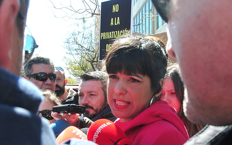 La gaditana Teresa Rodríguez aspirará a ser presidenta de la Junta liderando Adelante Andalucía en Málaga; el PSOE habla de “traición”