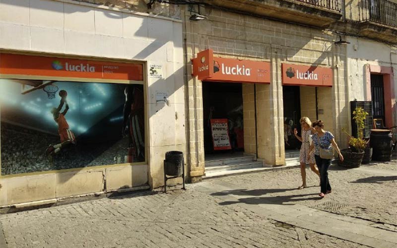 Advierten de la proliferación de las casas de apuesta en Jerez: “se reproducen con tanta facilidad como se llevan el dinero lejos”