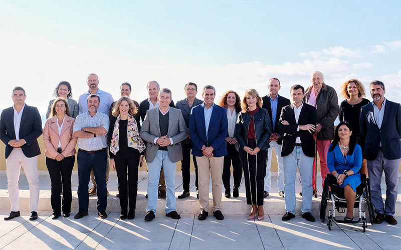 El PP gaditano presenta una renovada candidatura al 2-D y promete una campaña positiva; “todos sabemos lo mal que lo hace el PSOE”